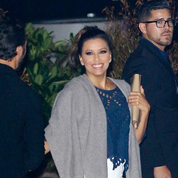 Eva Longoria et son mari José Baston dînent en famille au restaurant Nobu de Los Angeles, le 22 juillet 2016