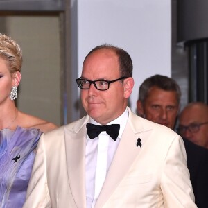 Le prince Albert II de Monaco et sa femme la princesse Charlène de Monaco - 68ème gala de la Croix-Rouge monégasque dans la salle des Etoiles du Sporting Monte-Carlo à Monaco, le 23 juillet 2016. © Bruno Bebert/Bestimage