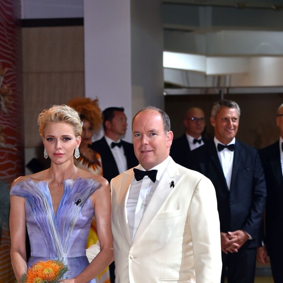 Le prince Albert II de Monaco et sa femme la princesse Charlène de Monaco - 68ème gala de la Croix-Rouge monégasque dans la salle des Etoiles du Sporting Monte-Carlo à Monaco, le 23 juillet 2016. © Bruno Bebert/Bestimage