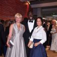 Maïtena Biraben, Omar Sy et sa femme Hélène - 68ème gala de la Croix-Rouge monégasque dans la salle des Etoiles du Sporting Monte-Carlo à Monaco, le 23 juillet 2016. © Bruno Bebert/Bestimage