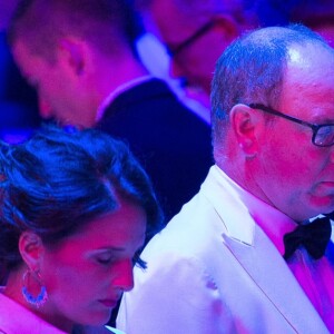 Le prince Albert II de Monaco et sa femme la princesse Charlène de Monaco ainsi que l'assistance ont observé une minute de silence en mémoire des victimes de l'attentat du 14 juillet à Nice durant le 68ème Bal de la Croix-Rouge monégasque dans la Salle des Etoiles du Sporting de Monaco le 23 juillet 2016. © Palais Princier / Pierre Villard / Monte Carlo Société des Bains de Mer via Bestimage