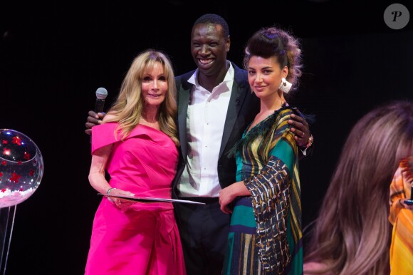 Omar Sy - Lot 5 offert par la compagnie Silversea Cruises - Tombola présentée par Omar Sy et Maïtena Biraben lors du 68ème Bal de la Croix-Rouge monégasque dans la salle des Etoiles du Sporting Monte-Carlo à Monaco, le 23 juillet 2016. © Palais Princier / Pierre Villard / Monte Carlo Société des Bains de Mer via Bestimage