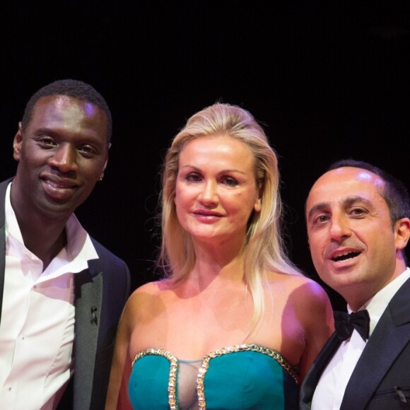 Omar Sy - Lot 3 offert par la Bank Julius Baer (Monaco) - Tombola présentée par Omar Sy et Maïtena Biraben lors du 68ème Bal de la Croix-Rouge monégasque dans la salle des Etoiles du Sporting Monte-Carlo à Monaco, le 23 juillet 2016. © Palais Princier / Pierre Villard / Monte Carlo Société des Bains de Mer via Bestimage