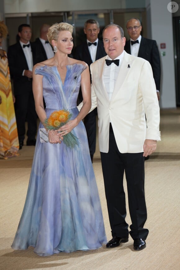 Le prince Albert II de Monaco et sa femme la princesse Charlène de Monaco - Arrivées au 68ème gala de la croix rouge Monégasque dans la salle des Etoiles du Sporting Monte-Carlo à Monaco, le 23 juillet 2016. © Palais Princier/Pierre Villard/Monte Carlo Société des Bains de Mer via Bestimage