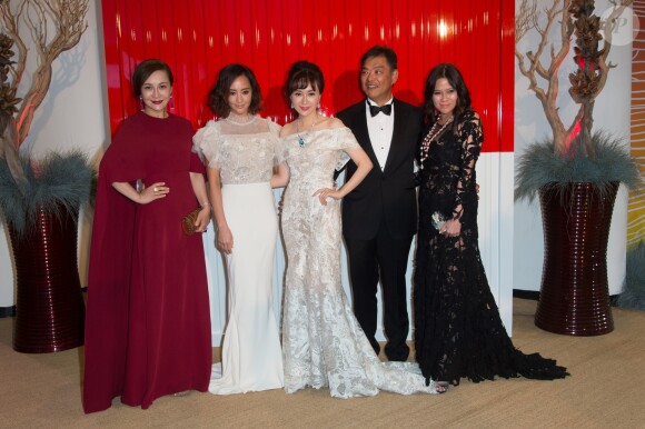 Anna Hu (CEO Anna Hu Haute Joaillerie) et ses invités - Arrivées au 68ème gala de la croix rouge Monégasque dans la salle des Etoiles du Sporting Monte-Carlo à Monaco, le 23 juillet 2016. © Palais Princier/Pierre Villard/Monte Carlo Société des Bains de Mer via Bestimage