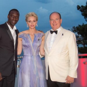 Semi Exclusif : Omar Sy Le Prince Albert II et la princesse Charlène de Monaco - Cocktail - 68ème gala de la croix rouge Monégasque dans la salle des Etoiles du Sporting Monte-Carlo à Monaco, le 23 juillet 2016. © Claudia Albuquerque/Bestimage