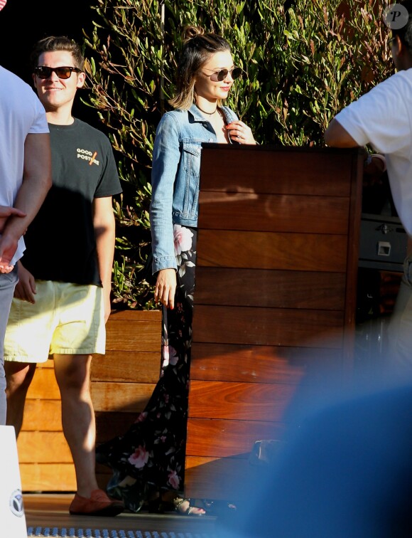 Miranda Kerr se promène dans le quartier de Soho à Malibu, le 17 juillet 2016