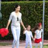 Exclusif - Adriana Lima et son mari Marko Jaric se rendent à la fête de l'école de leurs filles Sienna et Valentina pour Noel à Miami, le 19 décembre 2013.
