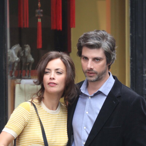 Bérénice Bejo, Micha Lescot - Tournage du film de Michel Hazanavicius "Le Redoutable" à Paris le 27 juillet 2016