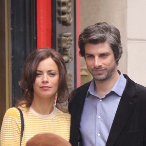 Bérénice Bejo, Micha Lescot - Tournage du film de Michel Hazanavicius "Le Redoutable" à Paris le 27 juillet 2016