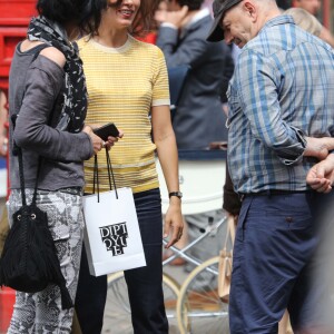 Bérénice Bejo - Tournage du film de Michel Hazanavicius "Le Redoutable" à Paris le 27 juillet 2016.