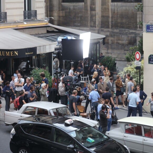 Tournage du film de Michel Hazanavicius "Le Redoutable" à Paris le 27 juillet 2016.