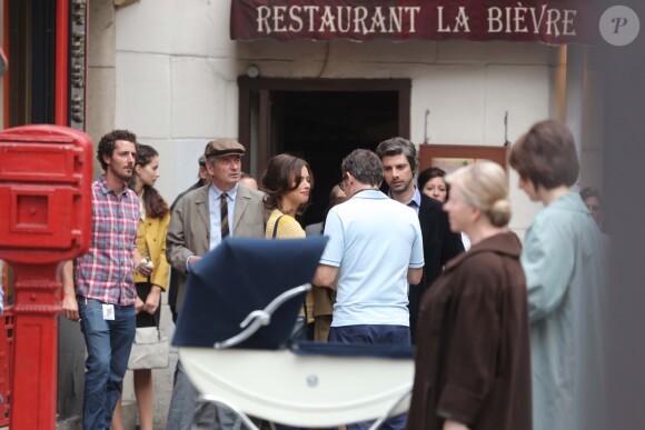 Bérénice Bejo, Michel Hazanavicius, Micha Lescot - Tournage du film de Michel Hazanavicius "Le Redoutable" à Paris le 27 juillet 2016.