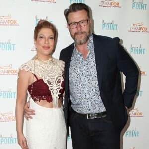 Tori Spelling et son mari Dean McDermott lors de la soirée "Raising The Bar To End Parkinson's" au Laurel Point à Studio City, le 27 juillet 2016.