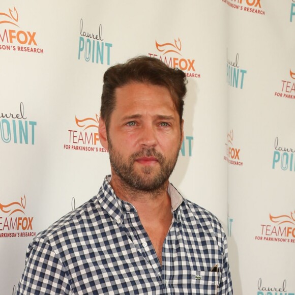 Jason Priestley lors de la soirée "Raising The Bar To End Parkinson's" au Laurel Point à Studio City, le 27 juillet 2016.