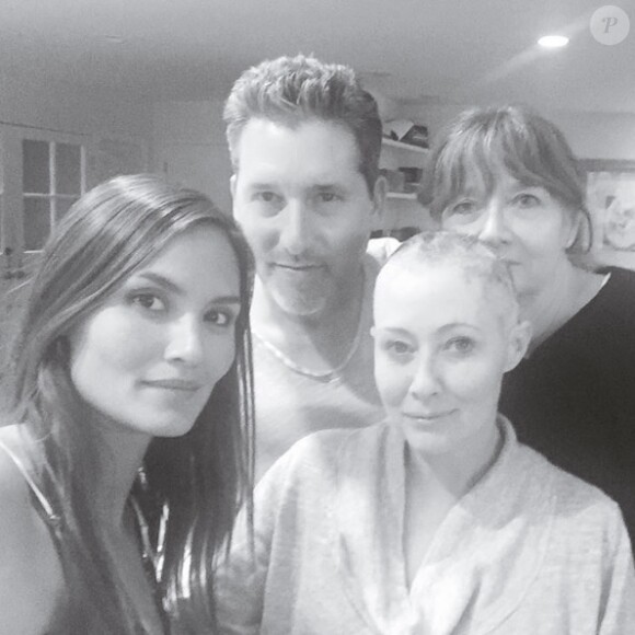 Shannen Doherty entourée de ses proches sur une photo publiée sur Instagram (juillet 2016).