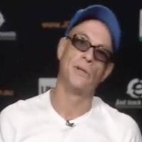 Jean Claude Van Damme pète un câble en pleine interview