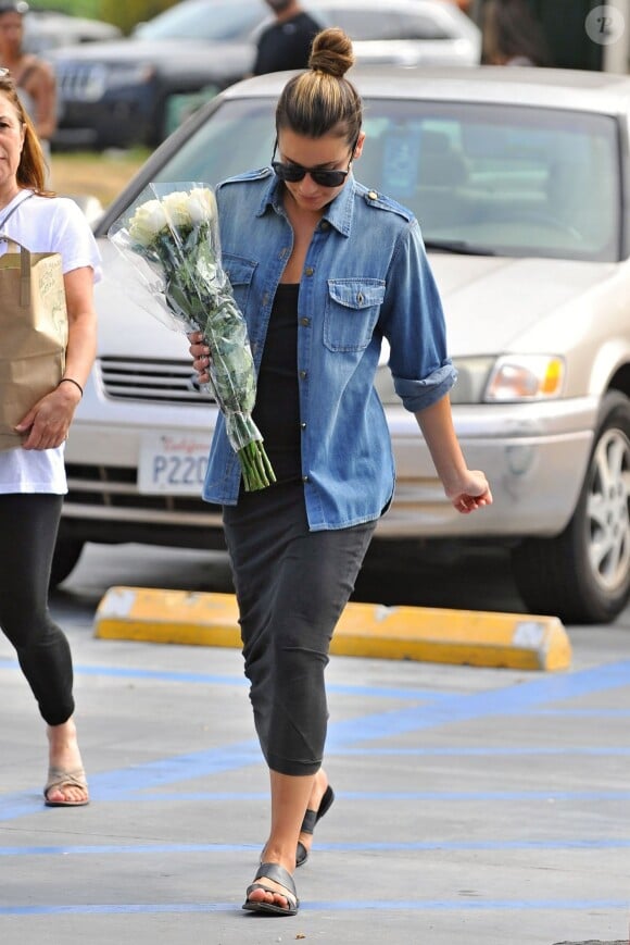 Exclusif - Lea Michele et sa mère Edith font du shopping à Whole Foods à West Hollywood, le 27 juin 2016