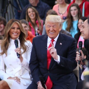 Donald Trump et sa femme Melania Trump - Donald Trump, candidat aux primaires du Parti républicain pour l'élection présidentielle de 2016, participe en famille à l'émission "Today" à la Trump Town Hall, Rockefeller Plaza à New York, le 21 avril 2016.