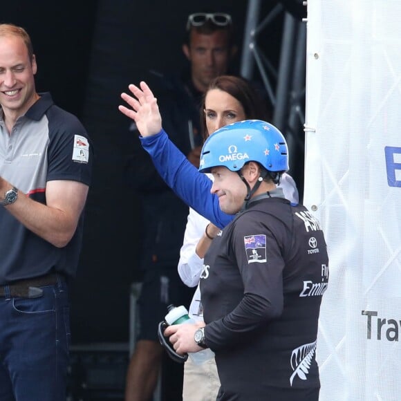 Le prince William, duc de Cambridge, et Kate Middleton, duchesse de Cambridge, lors de la manche de l'America's Cup World Series à Portsmouth le 24 juillet 2016.