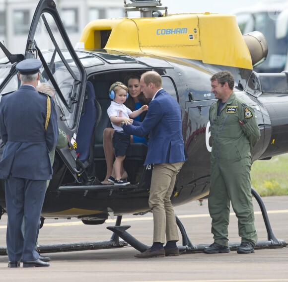 Le prince George de Cambridge assistait avec ses parents au Royal International Air Tattoo à Fairford, le 8 juillet 2016.
