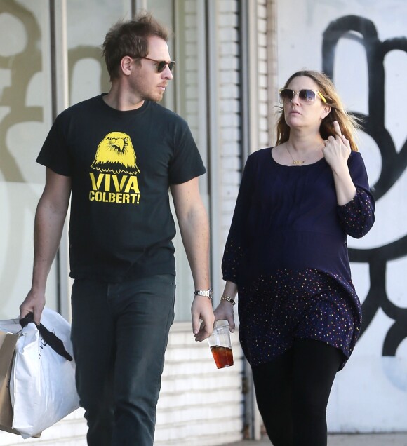 Drew Barrymore enceinte et son mari Will Kopelman vont faire du shopping à West Hollywood, le 9 mars 2014.