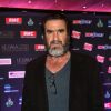 Eric Cantona - Soirée de gala en l'honneur de Luis Fernandez sur les Bateaux Mouches à Paris le 17 mars 2016. © Cyril Moreau/Bestimage  Gala of Luis Fernandez in his honor on Thursday, March 17, 2016. Luis Fernandez, former footballer and coach of the Paris Saint Germain Club is also sport consultant with the Radio RMC. This event proceeded in several phases, and at first the emission: The Show Luis Attaque in live on RMC, then a cocktail and a gala dinner on the Seine17/03/2016 - Paris