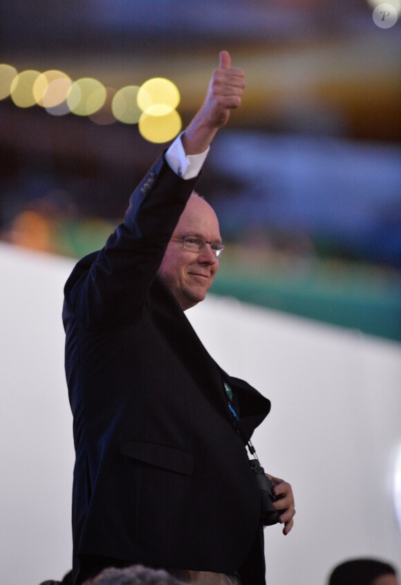 Le prince Albert II de Monaco dans les tribunes du stade Maracanã le 5 août 2016 lors de la cérémonie d'ouverture des Jeux olympiques de Rio de Janeiro.