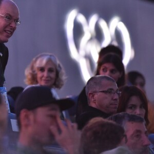 Le prince Albert II de Monaco dans les tribunes du stade Maracanã le 5 août 2016 lors de la cérémonie d'ouverture des Jeux olympiques de Rio de Janeiro.