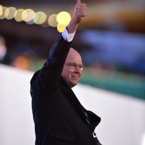 Le prince Albert II de Monaco dans les tribunes du stade Maracanã le 5 août 2016 lors de la cérémonie d'ouverture des Jeux olympiques de Rio de Janeiro.