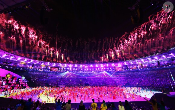 Cérémonie d'ouverture des Jeux Olympiques (JO) de Rio 2016 à Rio de Janeiro, Brésil le 5 aout 2016.   Fireworks go off over the Maracana Stadium during the opening ceremony of the Rio 2016 Summer Olympic Games.05/08/2016 - Rio de Janeiro