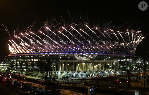 Cérémonie d'ouverture des Jeux Olympiques (JO) de Rio 2016 à Rio de Janeiro, Brésil le 5 aout 2016.   Fireworks go off over the Maracana Stadium during the opening ceremony of the Rio 2016 Summer Olympic Games. Valery Sharifulin/TASS05/08/2016 - Rio de Janeiro