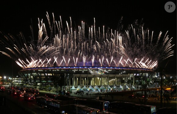 Cérémonie d'ouverture des Jeux Olympiques (JO) de Rio 2016 à Rio de Janeiro, Brésil le 5 aout 2016.   Fireworks go off over the Maracana Stadium during the opening ceremony of the Rio 2016 Summer Olympic Games. Valery Sharifulin/TASS05/08/2016 - Rio de Janeiro