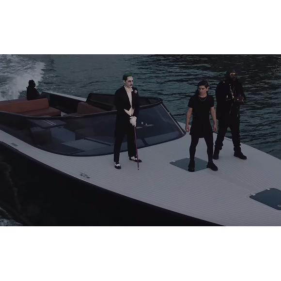 Jared Leto aux côtés de Skrillex et Rick Ross dans le clip de Purple Lamborghini, extrait de la BO de Suicide Squad, par Skrillex et Rick Ross. (capture d'écran)