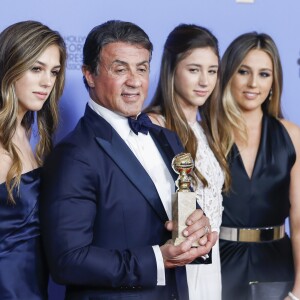 Sylvester Stallone et ses filles Sophia, Sistine et Scarlet - Press Room lors de la 73ème cérémonie annuelle des Golden Globe Awards à Beverly Hills, le 10 janvier 2016.