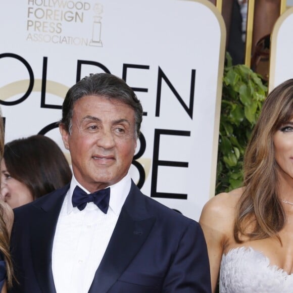 Sylvester Stallone, sa femme Jennifer Flavin et leurs filles Sophia, Sistine et Scarlet - La 73ème cérémonie annuelle des Golden Globe Awards à Beverly Hills, le 10 janvier 2016.