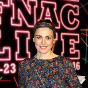 Exclusif - Julie Gayet assiste au Festival FNAC LIVE, parvis de l'Hôtel de Ville à Paris, France, le 21 juillet 2016. © Lise Tuillier/Bestimage