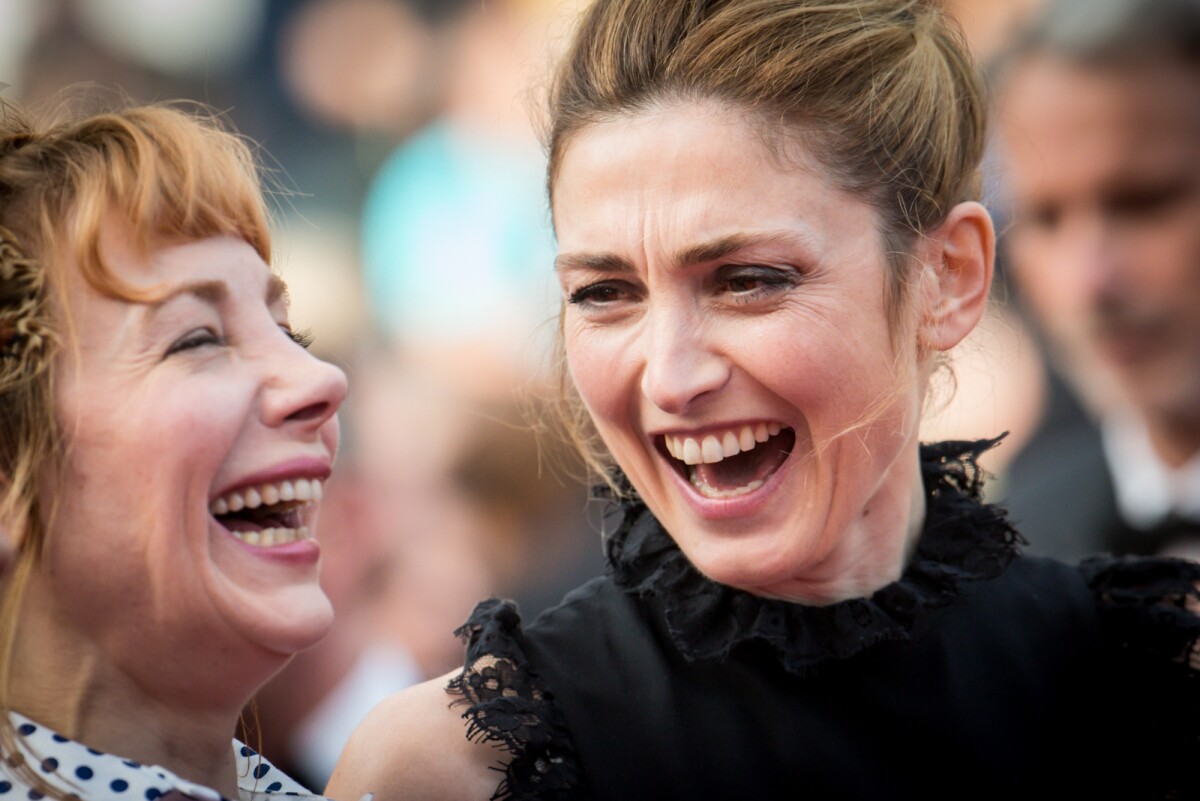 photo-julie-depardieu-julie-gayet-mont-e-des-marches-du-film-la