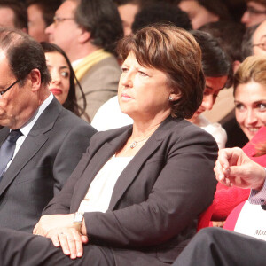 Prix special - Francois Hollande, Martine Aubry, Julie Gayet - Convention d'investiture de Francois Hollande a la tete du PS pour l'election presidentielle de 2012 a la Halle Freyssinet a Paris, le 22 octobre 2011.