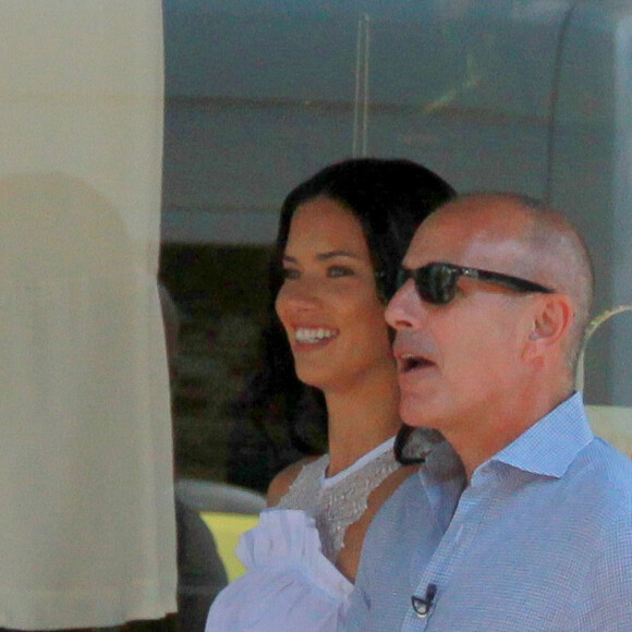 Adriana Lima, Matt Lauer, Al Roker et Alessandra Ambrosio sur le tournage de l'émission "Today" à Rio de Janeiro. Le 9 août 2016.