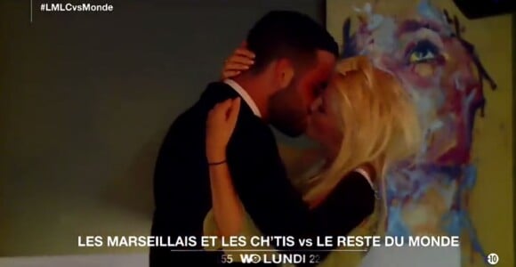Jessica et Nikola s'embrassent dans le pré-générique des "Marseillais et les Ch'tis VS Le reste du monde", août 2016