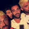Kevin et Julien des "Marseillais" posent sur Snapchat, lundi 8 août 2016