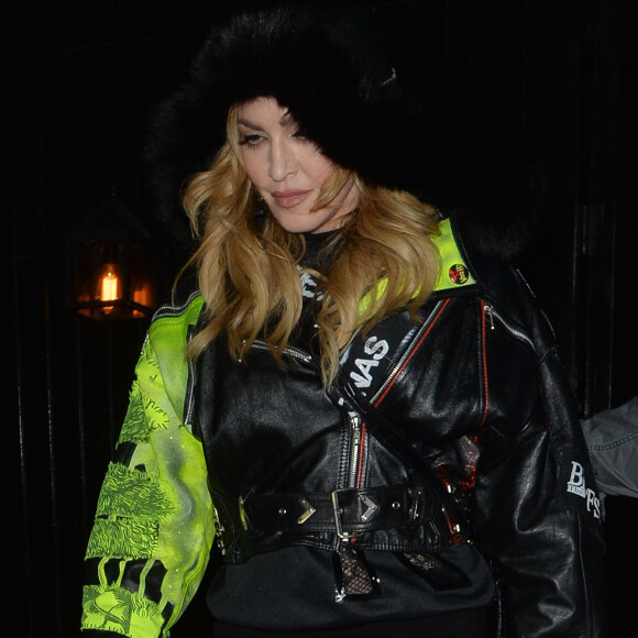 La chanteuse Madonna et son fils Rocco Ritchie vont dîner au Chiltern Firehouse restaurant à Londres, le 17 avril 2016.