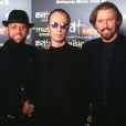  Les Bee Gees &agrave; la c&eacute;r&eacute;mmonie des Brit Awards &agrave; Londres, le 24 f&eacute;vrier 1997. 
