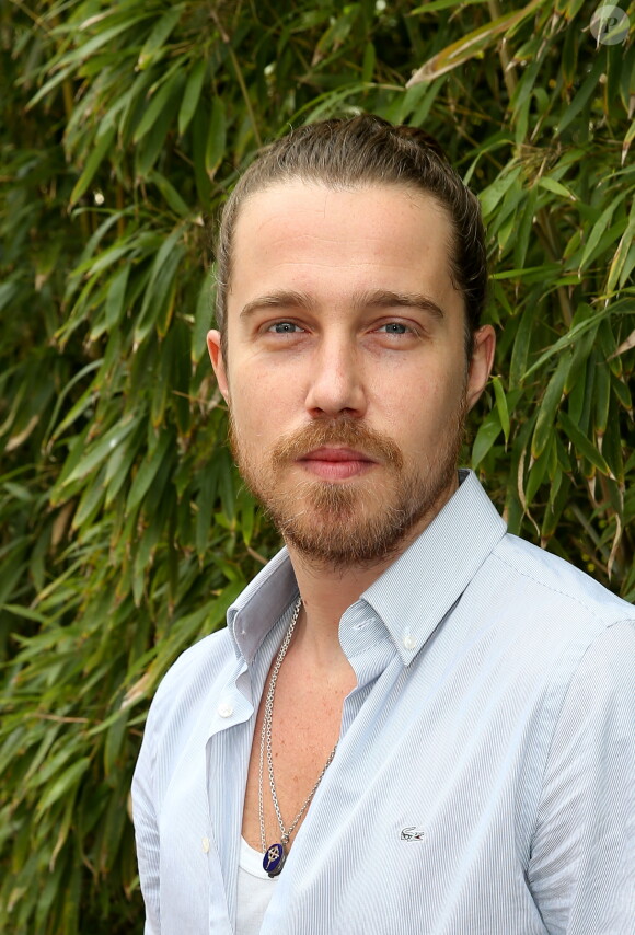 Julien Doré - People au village des Internationaux de France de tennis de Roland Garros à Paris. Le 29 mai 2015.