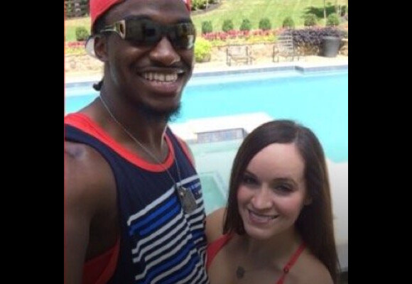 Robert Griffin III et Rebecca Liddicoat (photo de profil Twitter de celle-ci) se sont connus à l'Université de Baylor et se sont mariés en 2013. En 2016, le quarterback des Browns s'est mis en couple avec Grete Sadeiko, une heptathlète estonienne de FSU.