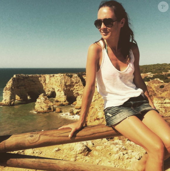 Emmanuelle Boidron, ravissante sur la côte portugaise. Août 2016.