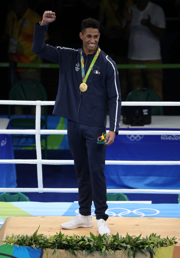 Tony Yoka remporte l'or en boxe, catégorie + 91 kg, face à Joe Joyce lors des Jeux olympiques de Rio, le 21 août 2016.