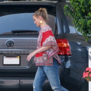 Cameron Diaz à la sortie d'un immeuble à Studio City. Le 14 mai 2016