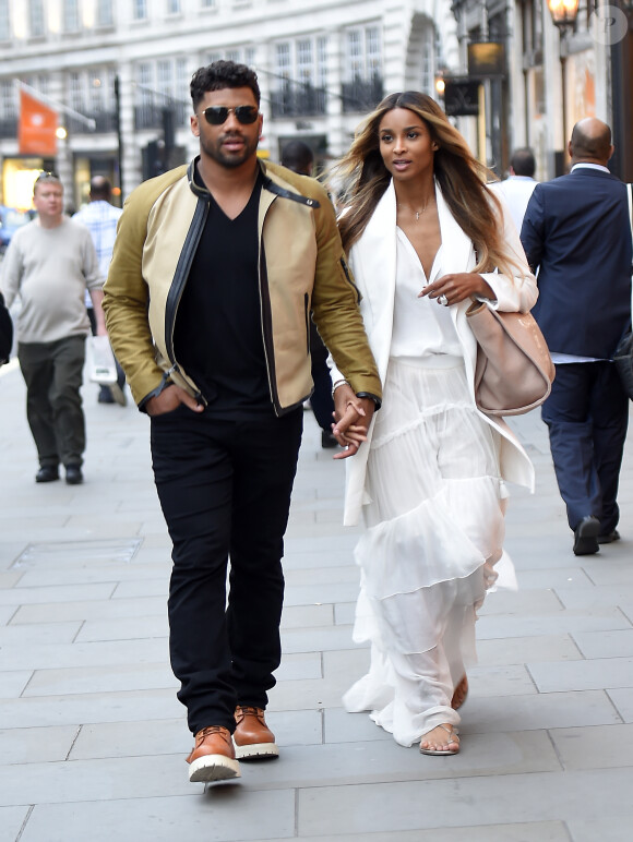 Russell Wilson et sa compagne Ciara à Londres. Le 7 juillet 2016.